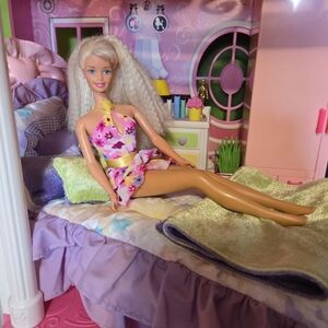 1997 Twirlin' Makeup Barbie
